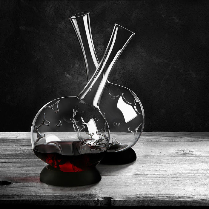Iltning og dekantering – få din vin til at leve